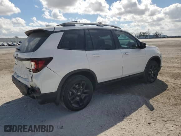 2025 Honda Passport Black Edition с VIN 5FNYF8H82SB008082, выставлен на аукционе Copart как лот 49929005 с пробегом 3 295 миль миль и Списание • Salvage title. История ставок и продаж доступна на DreamBid. Изображение 3.