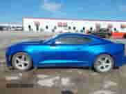 2018 Chevrolet Camaro 1LS z VIN 1G1FA1RX6J0169186, wystawiony jako IAAI lot #42102784 z przebiegiem 51 463 mil mil oraz . Historia ofert i sprzedaży dostępna na DreamBid. Obrazek 14.