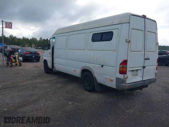 2005 Dodge Sprinter z VIN WD2PD744055724773, wystawiony jako IAAI lot #43419422 z przebiegiem 292 344 mil mil oraz . Historia ofert i sprzedaży dostępna na DreamBid. Obrazek 3.
