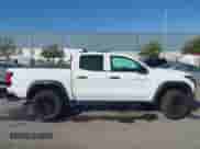 2024 Chevrolet Colorado 4WD Trail Boss с VIN 1GCPTEEK5R1117187, выставлен на аукционе IAAI как лот 42355825 с пробегом 10 837 миль миль и . История ставок и продаж доступна на DreamBid. Изображение 13.