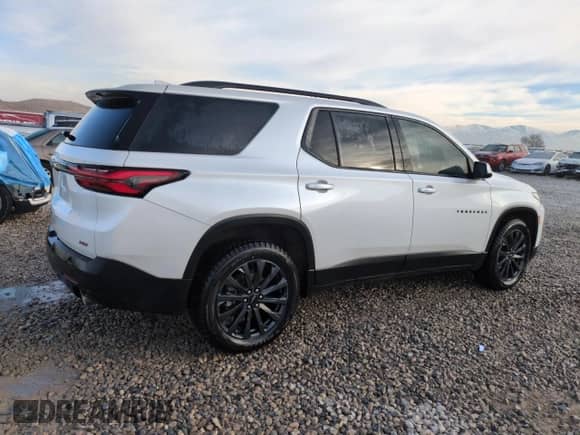 2024 Chevrolet Traverse with VIN 1GNETYKWXRJ132260, listed as a Copart auction lot 42018065 with 14,584 mi miles and Salvage title. Bid and sale history available at DreamBid. Image 3.