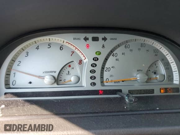 2002 Toyota Camry LE с VIN JTDBE32K620067957, выставлен на аукционе Copart как лот 81570975 с пробегом 263 609 миль миль и Списание • Salvage title. История ставок и продаж доступна на DreamBid. Изображение 9.