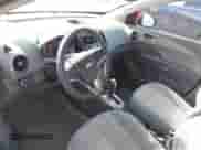 2013 Chevrolet Sonic LT с VIN 1G1JC6SG3D4142309, выставлен на аукционе IAAI как лот 43463764 с пробегом 82 411 миль миль и . История ставок и продаж доступна на DreamBid. Изображение 12.