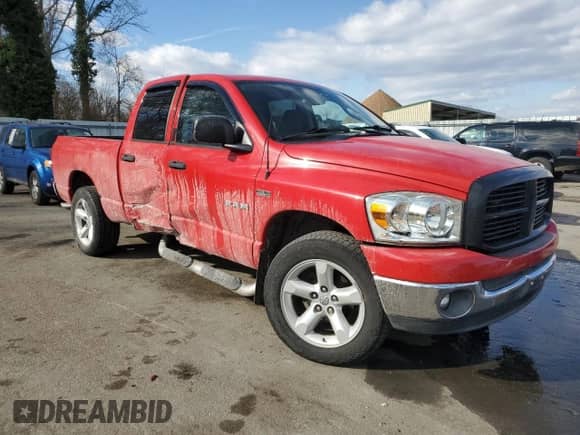 2008 Dodge 1500 ST with VIN 1D7HU182X8J145299, listed as a Copart auction lot 42039335 with 169,743 mi miles and Salvage title. Bid and sale history available at DreamBid. Image 4.