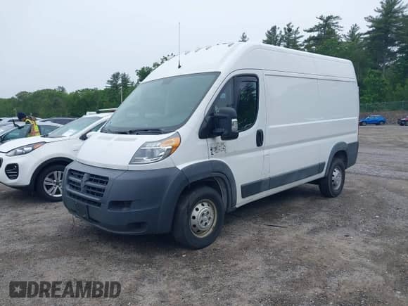 2018 Ram ProMaster Cargo z VIN 3C6TRVCG7JE147926, wystawiony jako IAAI lot #42450045 z przebiegiem 110 232 mil mil oraz . Historia ofert i sprzedaży dostępna na DreamBid. Obrazek 19.