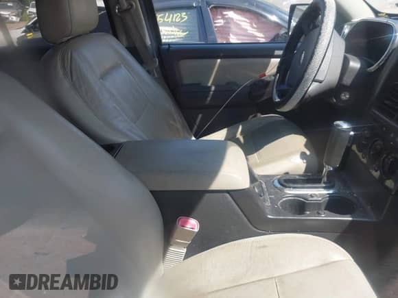 2008 Ford Explorer XLT with VIN 1FMEU73848UA24189, listed as a IAAI auction lot 42543732 with 260,131 mi miles and . Bid and sale history available at DreamBid. Image 5.