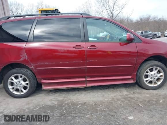 2005 Toyota Sienna XLE with VIN 5TDZA22C85S278883, listed as a IAAI auction lot 42034693 with 85,778 mi miles and . Bid and sale history available at DreamBid. Image 6.