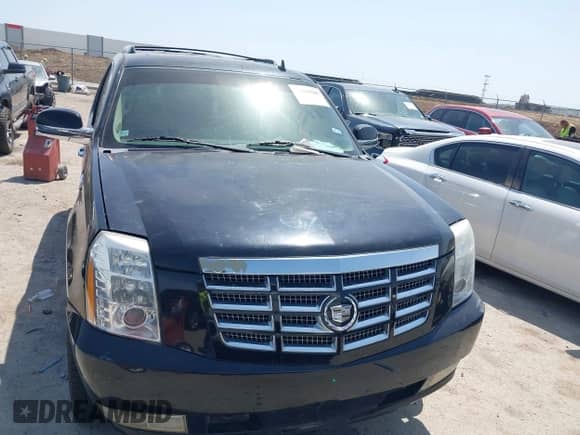 2011 Cadillac Escalade Premium z VIN 1GYS3CEF2BR129509, wystawiony jako IAAI lot #42030385 z przebiegiem 232 818 mil mil oraz . Historia ofert i sprzedaży dostępna na DreamBid. Obrazek 12.