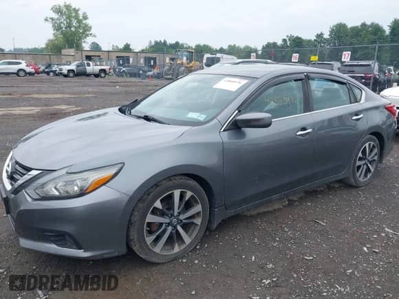 2016 Nissan Altima SV z VIN 1N4AL3APXGC274474, wystawiony jako IAAI lot #42860976 z przebiegiem 105 681 mil mil oraz . Historia ofert i sprzedaży dostępna na DreamBid. Obrazek 2.