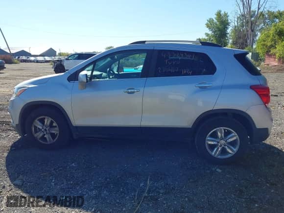 2019 Chevrolet Trax LT с VIN 3GNCJLSB2KL235460, выставлен на аукционе IAAI как лот 43324341 с пробегом 90 825 миль миль и . История ставок и продаж доступна на DreamBid. Изображение 14.