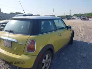 2010 MINI Hardtop with VIN WMWMF3C50ATZ63602, listed as a IAAI auction lot 42577007 with 121,843 mi miles and . Bid and sale history available at DreamBid. Image 4.