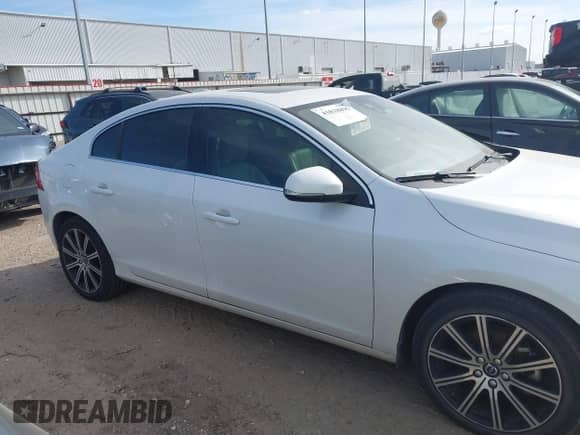 2018 Volvo S60 Inscription с VIN LYV402HK9JB173328, выставлен на аукционе IAAI как лот 41818895 с пробегом 60 215 миль миль и . История ставок и продаж доступна на DreamBid. Изображение 13.