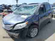 2017 Toyota Sienna XLE Auto Access Seat z VIN 5TDYZ3DC7HS854846, wystawiony jako IAAI lot #43089936 z przebiegiem 135 322 mil mil oraz . Historia ofert i sprzedaży dostępna na DreamBid. Obrazek 18.