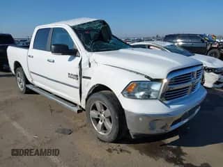2017 Ram 1500 Big Horn z VIN 1C6RR7LM7HS874115, wystawiony jako IAAI lot #41266312 z przebiegiem 219 620 mil mil oraz . Historia ofert i sprzedaży dostępna na DreamBid. Obrazek 1.