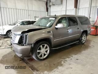 2012 Cadillac Escalade ESV Luxury с VIN 1GYS3HEF4CR320332, выставлен на аукционе Copart как лот 60218735 с пробегом 104 801 миль миль и Списание • Salvage title. История ставок и продаж доступна на DreamBid. Изображение 1.