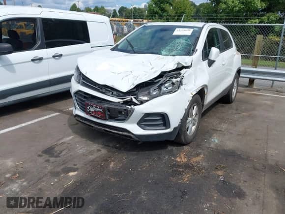 2021 Chevrolet Trax LS с VIN KL7CJKSB0MB319829, выставлен на аукционе IAAI как лот 43135654 с пробегом 83 296 миль миль и . История ставок и продаж доступна на DreamBid. Изображение 2.
