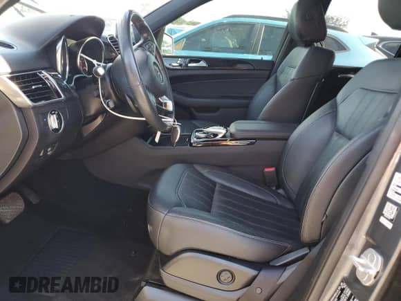 2017 Mercedes-Benz GLE 350 z VIN 4JGDA5JB2HA828998, wystawiony jako Copart lot #82496445 z przebiegiem 111 085 mil mil oraz Szkoda całkowita • Salvage title. Historia ofert i sprzedaży dostępna na DreamBid. Obrazek 7.