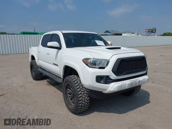 2019 Toyota Tacoma SR5 с VIN 3TMAZ5CN9KM100080, выставлен на аукционе IAAI как лот 43053191 с пробегом 98 434 миль миль и . История ставок и продаж доступна на DreamBid. Изображение 1.