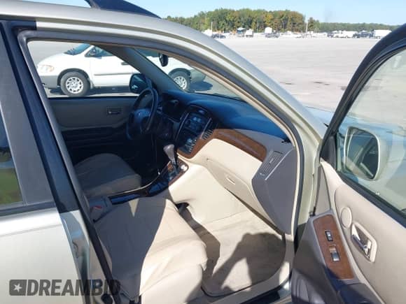 2003 Toyota Highlander с VIN JTEHF21A630156063, выставлен на аукционе IAAI как лот 43284228 с пробегом 301 403 миль миль и . История ставок и продаж доступна на DreamBid. Изображение 5.