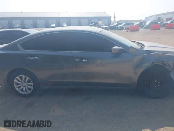 2016 Nissan Altima SV z VIN 1N4AL3AP0GC157700, wystawiony jako IAAI lot #42392203 z przebiegiem 212 470 mil mil oraz . Historia ofert i sprzedaży dostępna na DreamBid. Obrazek 13.