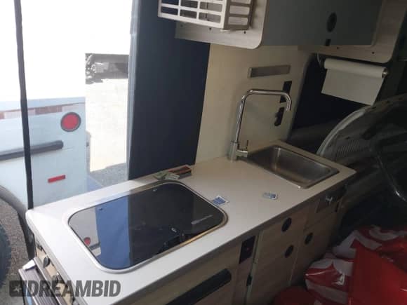 2021 Ram ProMaster Cargo с VIN 3C6LRVDG5ME561547, выставлен на аукционе IAAI как лот 43153803 с пробегом 60 155 миль миль и . История ставок и продаж доступна на DreamBid. Изображение 19.