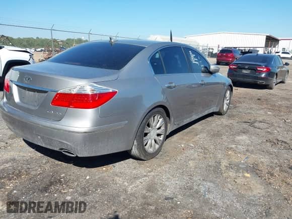 2009 Hyundai Genesis с VIN KMHGC46E19U022056, выставлен на аукционе IAAI как лот 43184242 с пробегом 162 895 миль миль и . История ставок и продаж доступна на DreamBid. Изображение 4.