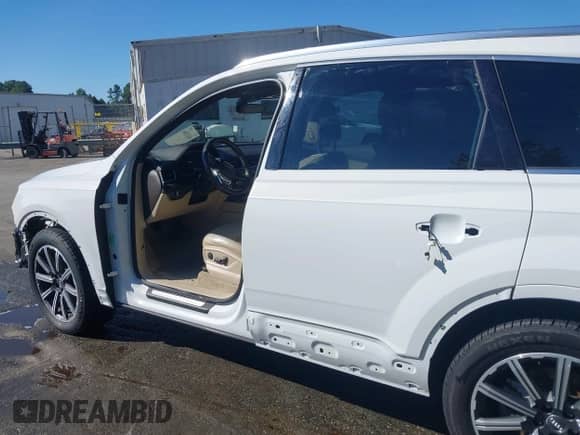 2017 Audi Q7 Premium Plus with VIN WA1LAAF77HD013024, listed as a IAAI auction lot 43033840 with 99,178 mi miles and . Bid and sale history available at DreamBid. Image 15.