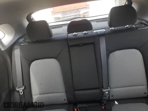 2018 Hyundai Kona SE with VIN KM8K12AA5JU091961, listed as a Copart auction lot 84429475 with 44,689 mi miles and Salvage title. Bid and sale history available at DreamBid. Image 10.