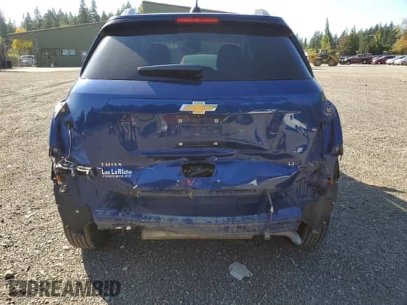 2017 Chevrolet Trax LT with VIN 3GNCJLSB2HL187967, listed as a Copart auction lot 81013005 with 43,138 mi miles and Salvage title. Bid and sale history available at DreamBid. Image 6.