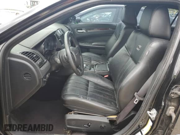 2017 Chrysler 300 S with VIN 2C3CCABG1HH553806, listed as a Copart auction lot 61941314 with 113,499 mi miles and Salvage title. Bid and sale history available at DreamBid. Image 7.