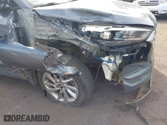 2018 Hyundai Tucson SE с VIN KM8J23A42JU624681, выставлен на аукционе IAAI как лот 40995075 с пробегом Не указан миль и . История ставок и продаж доступна на DreamBid. Изображение 6.