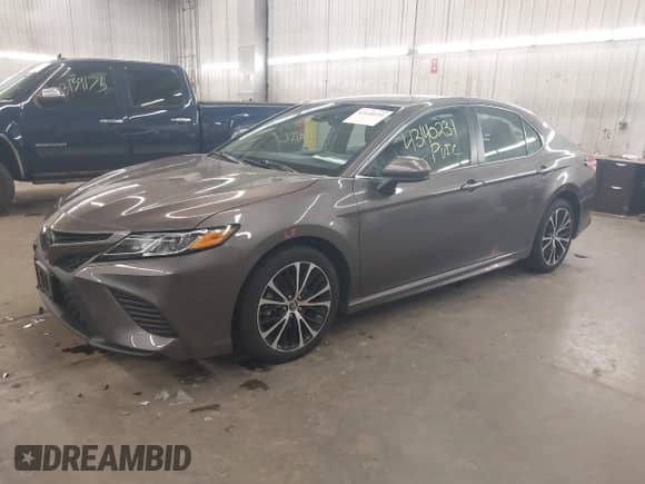 2020 Toyota Camry SE with VIN 4T1G11AKXLU940347, listed as a IAAI auction lot 43140231 with 113,836 mi miles and . Bid and sale history available at DreamBid. Image 2.