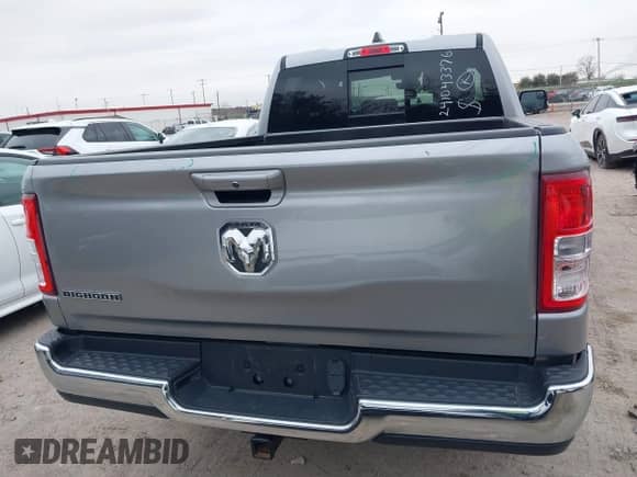 2022 Ram 1500 Big Horn z VIN 1C6RREBG3NN173629, wystawiony jako IAAI lot #40765434 z przebiegiem 57 662 mil mil oraz . Historia ofert i sprzedaży dostępna na DreamBid. Obrazek 16.