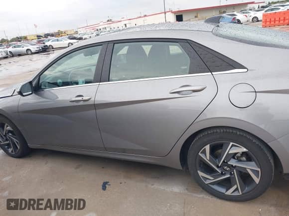 2025 Hyundai Elantra SEL Convenience с VIN KMHLS4DG7SU905803, выставлен на аукционе IAAI как лот 43529660 с пробегом 30 775 миль миль и . История ставок и продаж доступна на DreamBid. Изображение 14.