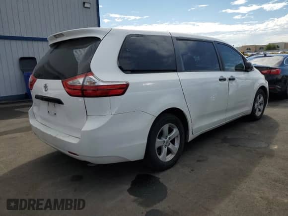 2016 Toyota Sienna L with VIN 5TDZK3DCXGS760824, listed as a Copart auction lot 86166605 with 166,080 mi miles and Clean title. Bid and sale history available at DreamBid. Image 3.
