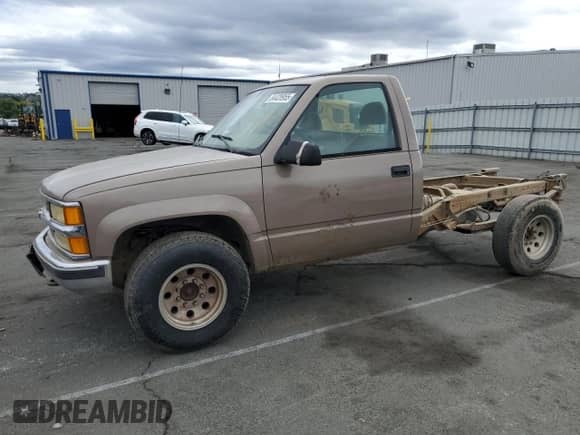 1997 Chevrolet Silverado 2500 с VIN 1GCGK24R8VE142118, выставлен на аукционе Copart как лот 84428955 с пробегом 421 035 миль миль и Чистый • Clean title. История ставок и продаж доступна на DreamBid. Изображение 1.
