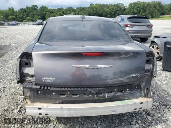 2016 Chrysler 300 S Alloy Edition с VIN 2C3CCABG5GH310983, выставлен на аукционе Copart как лот 67088685 с пробегом 132 253 миль миль и Списание • Salvage title. История ставок и продаж доступна на DreamBid. Изображение 6.