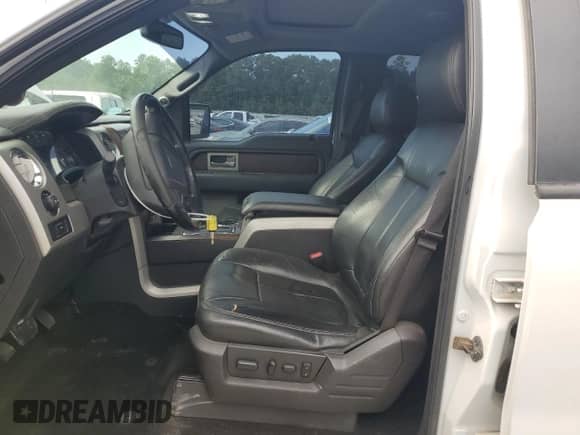 2013 Ford F-150 XLT с VIN 1FTFW1E62DFD22136, выставлен на аукционе Copart как лот 62384145 с пробегом 215 568 миль миль и Списание • Salvage title. История ставок и продаж доступна на DreamBid. Изображение 7.