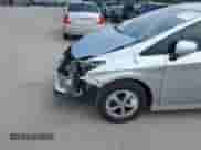 2015 Toyota Prius Four z VIN JTDKN3DU9F0409745, wystawiony jako IAAI lot #43026295 z przebiegiem 116 777 mil mil oraz . Historia ofert i sprzedaży dostępna na DreamBid. Obrazek 6.