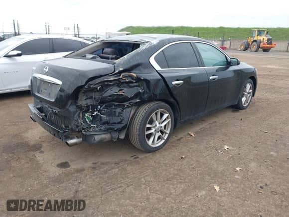 2013 Nissan Maxima SV z VIN 1N4AA5AP4DC803205, wystawiony jako IAAI lot #41714711 z przebiegiem 73 288 mil mil oraz . Historia ofert i sprzedaży dostępna na DreamBid. Obrazek 4.