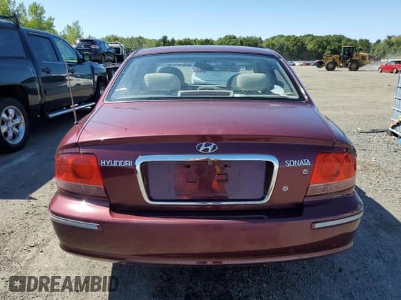 2005 Hyundai Sonata GLS with VIN KMHWF35H95A102421, listed as a Copart auction lot 70210995 with 121,170 mi miles and Clean title. Bid and sale history available at DreamBid. Image 6.