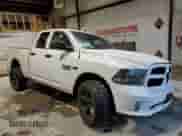2018 Ram 1500 Express z VIN 1C6RR7FT8JS328478, wystawiony jako Copart lot #63734695 z przebiegiem 96 894 mil mil oraz Szkoda całkowita • Salvage title. Historia ofert i sprzedaży dostępna na DreamBid. Obrazek 4.