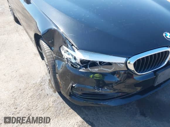 2017 BMW 5 Series 530i xDrive с VIN WBAJA7C36HWA70417, выставлен на аукционе IAAI как лот 43114087 с пробегом 69 736 миль миль и . История ставок и продаж доступна на DreamBid. Изображение 6.