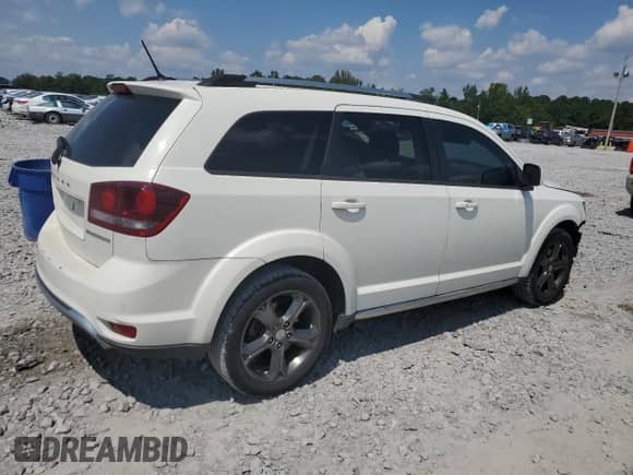 2015 Dodge Journey Crossroad with VIN 3C4PDCGG1FT565389, listed as a Copart auction lot 71644695 with 121,142 mi miles and Salvage title. Bid and sale history available at DreamBid. Image 3.