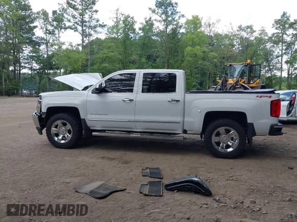 2017 Chevrolet Silverado 1500 LTZ z VIN 3GCUKSEC6HG340416, wystawiony jako IAAI lot #42812522 z przebiegiem 152 028 mil mil oraz . Historia ofert i sprzedaży dostępna na DreamBid. Obrazek 14.