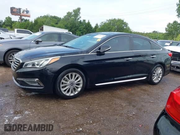 2015 Hyundai Sonata Limited with VIN 5NPE34AF3FH055691, listed as a IAAI auction lot 42765220 with 158,203 mi miles and . Bid and sale history available at DreamBid. Image 14.