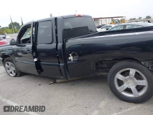 2004 Chevrolet Silverado SS с VIN 2GCEK19N141142906, выставлен на аукционе IAAI как лот 42422279 с пробегом 149 579 миль миль и . История ставок и продаж доступна на DreamBid. Изображение 14.
