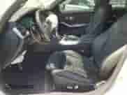 2020 BMW 3 Series M340i z VIN 3MW5U7J09L8B26303, wystawiony jako Copart lot #59202145 z przebiegiem 75 606 mil mil oraz Szkoda całkowita • Salvage title. Historia ofert i sprzedaży dostępna na DreamBid. Obrazek 7.