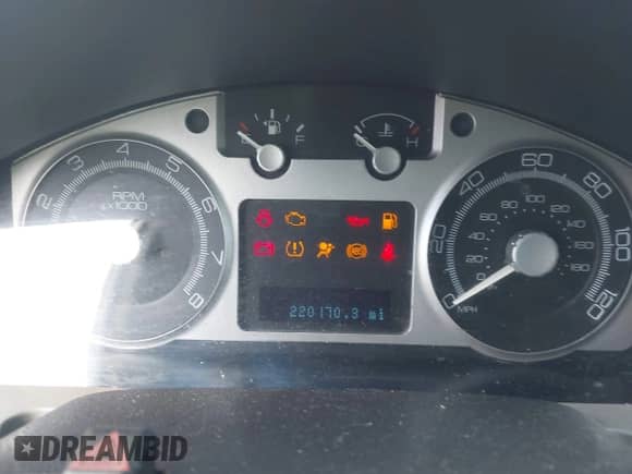 2008 Mercury Mariner Premier with VIN 4M2CU97118KJ53310, listed as a IAAI auction lot 43251176 with 22,170 mi miles and . Bid and sale history available at DreamBid. Image 7.