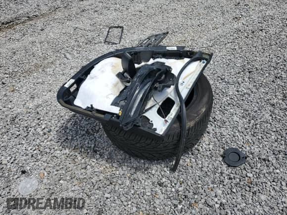 2017 Chrysler 300 C with VIN 2C3CCAET6HH582291, listed as a Copart auction lot 57104755 with 117,085 mi miles and Salvage title. Bid and sale history available at DreamBid. Image 12.